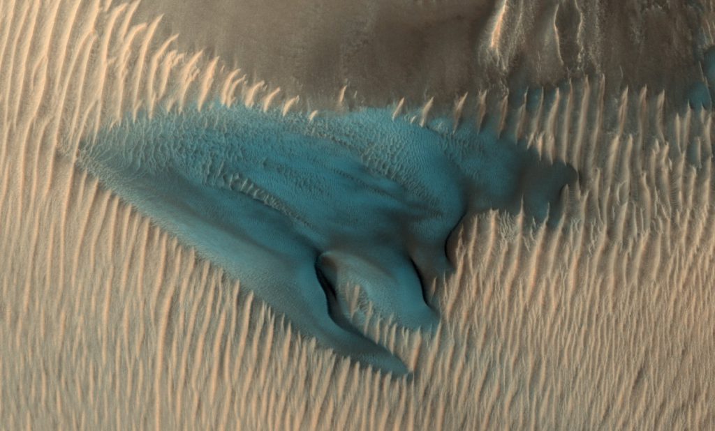 another look at the sand dune found on mars without the colours enhanced nasa